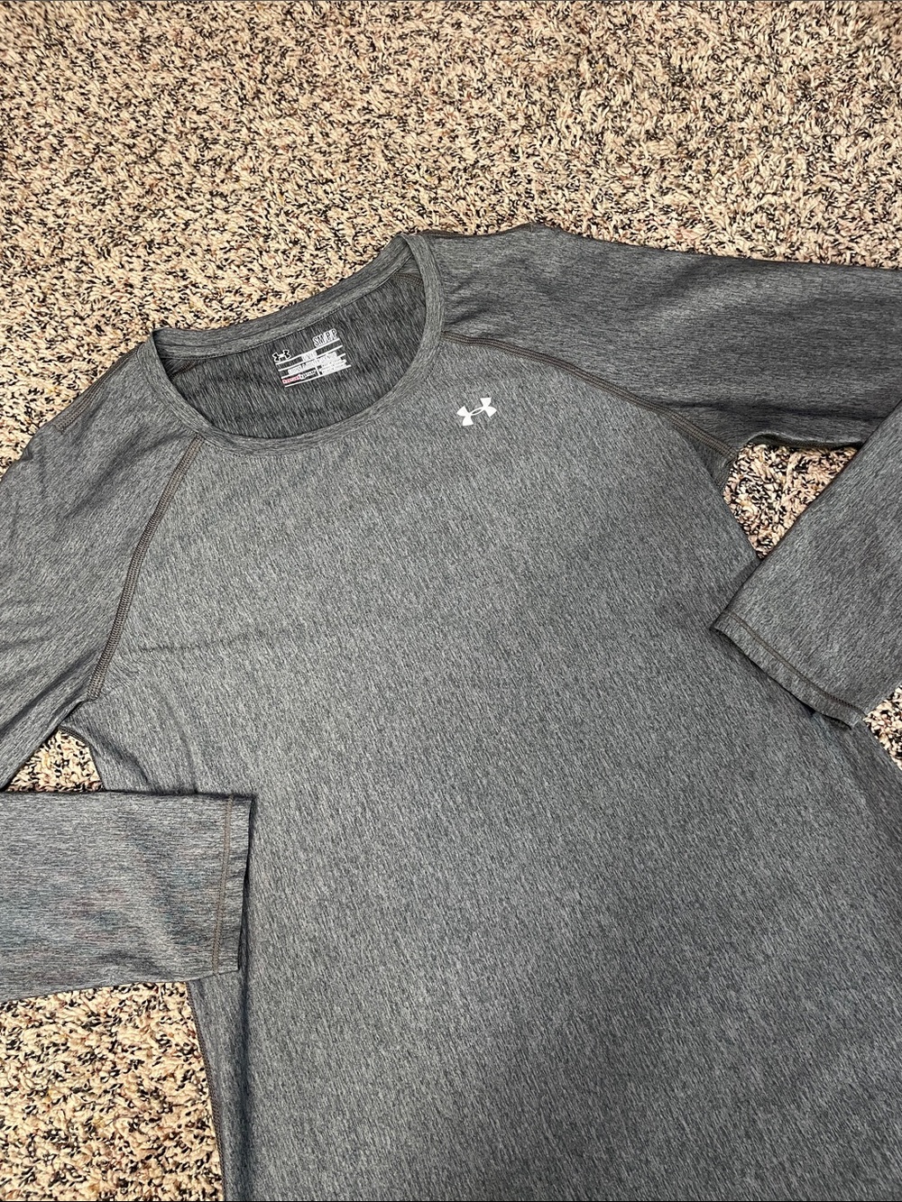 Under Armour Dark Gray Heather Long Sleeve Performance Shirt Woman’s S EUC - Picture 2 of 3